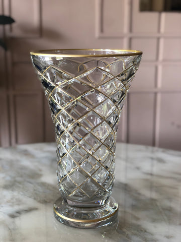 Timeless Crystal Vase With Gold Lines