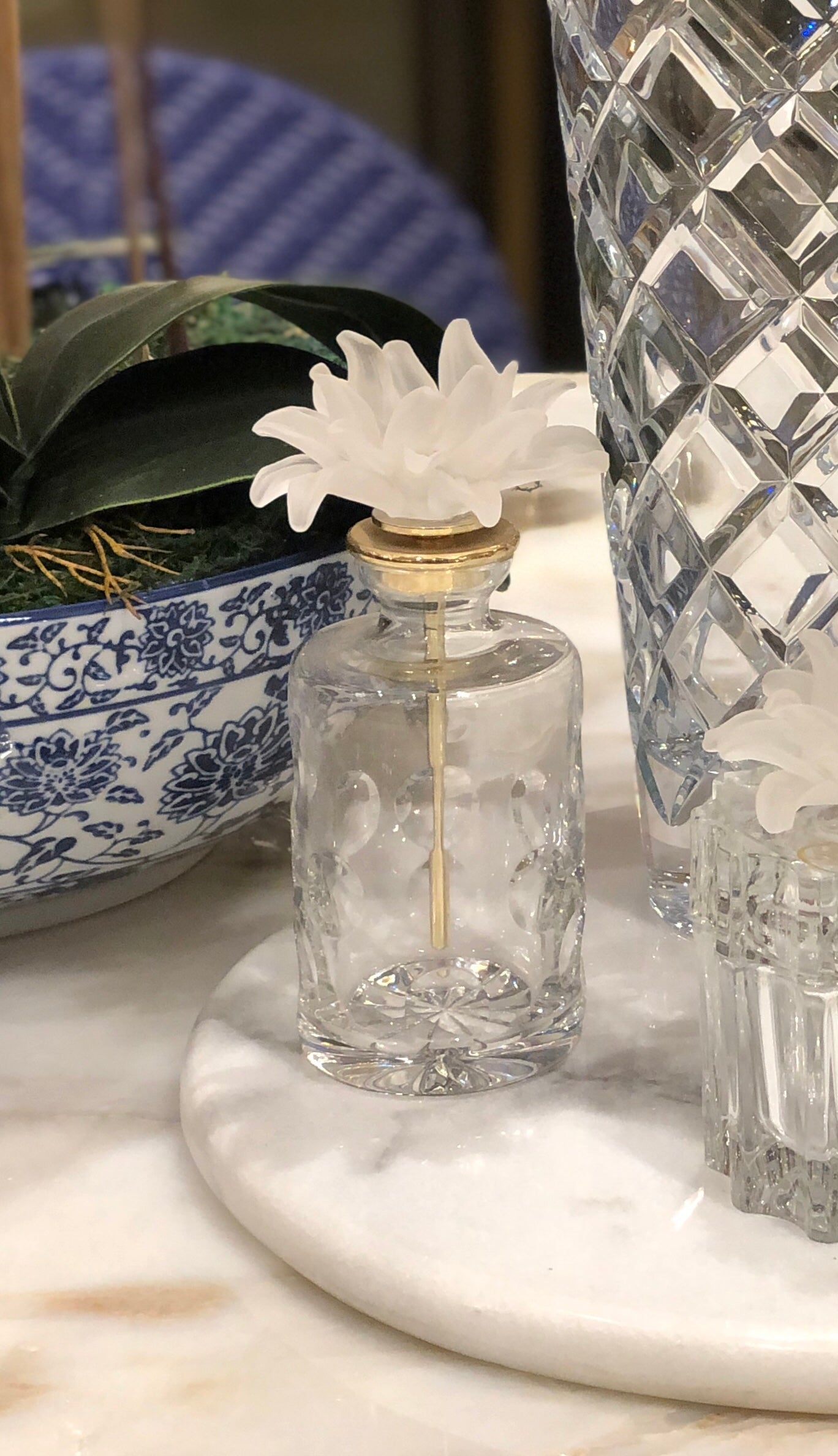 Frosted Fleur With Round Marble Gift Set