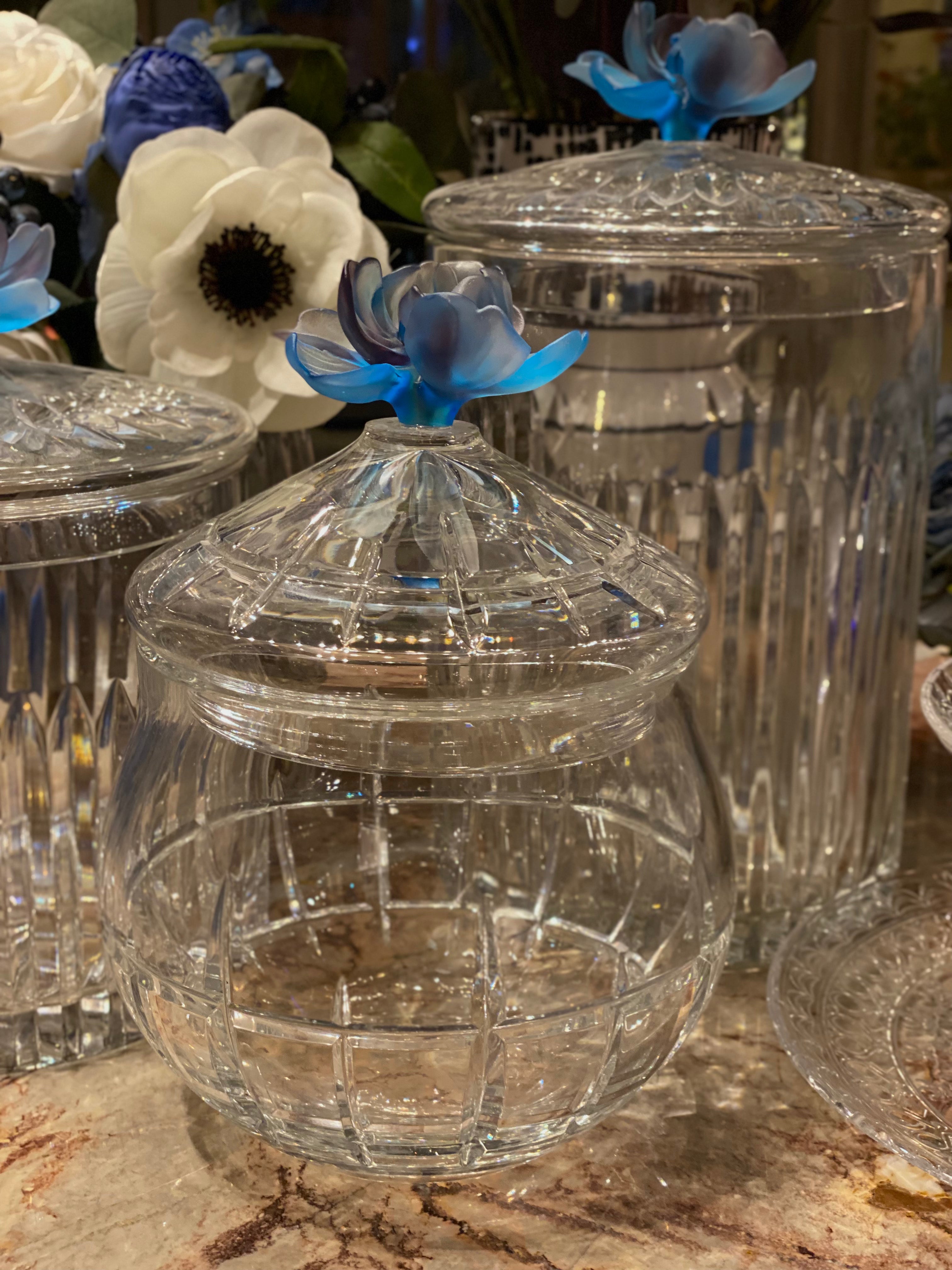 Azur Blu Crystal Gift Set wit Silk Faux Flower Arrangement