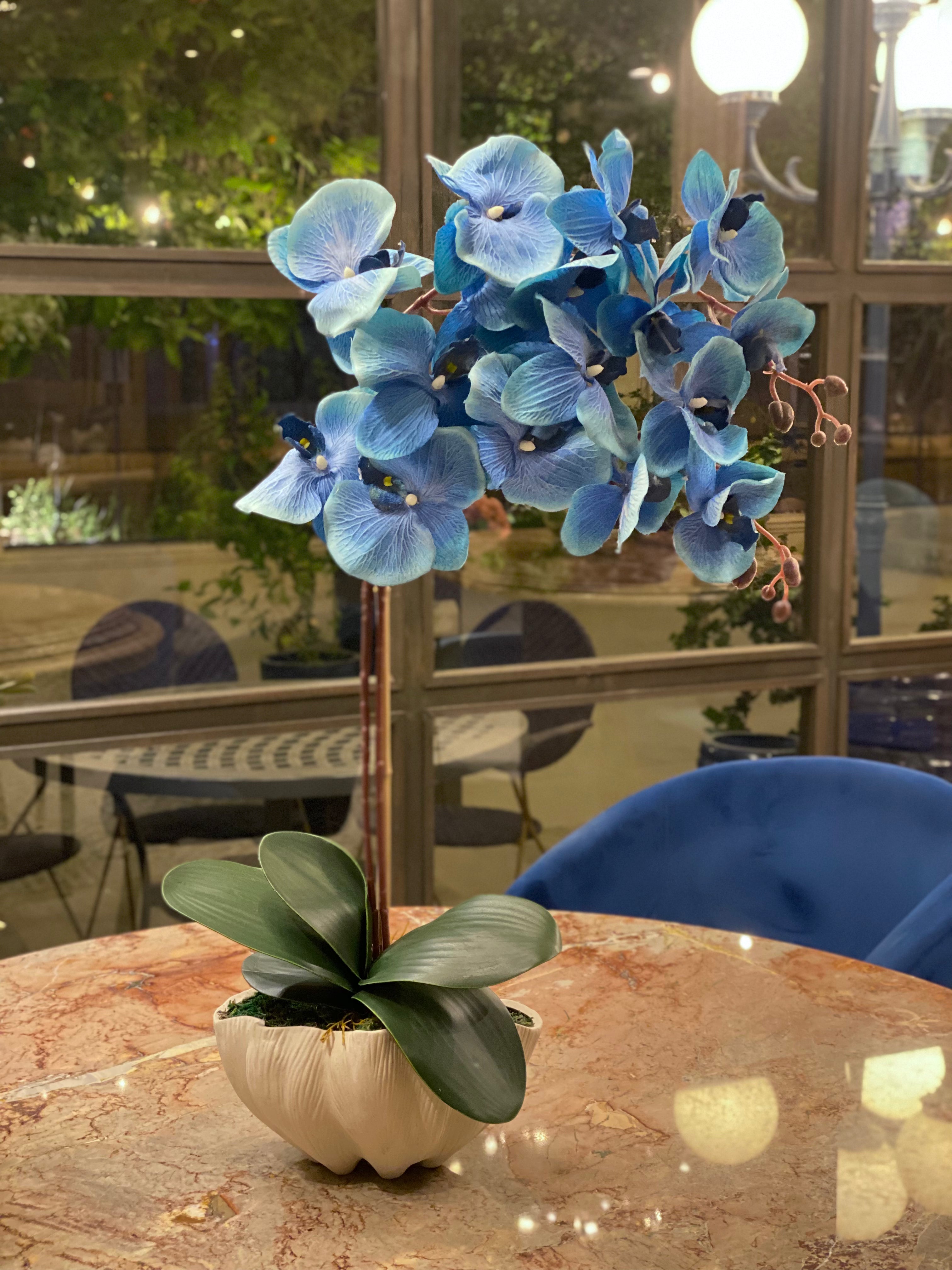 Azur Blu Crystal Gift Set wit Silk Faux Flower Arrangement