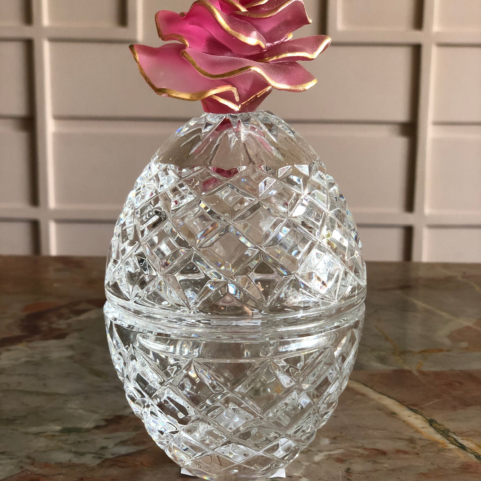 Roseate Fluer Crystal Egg Jar