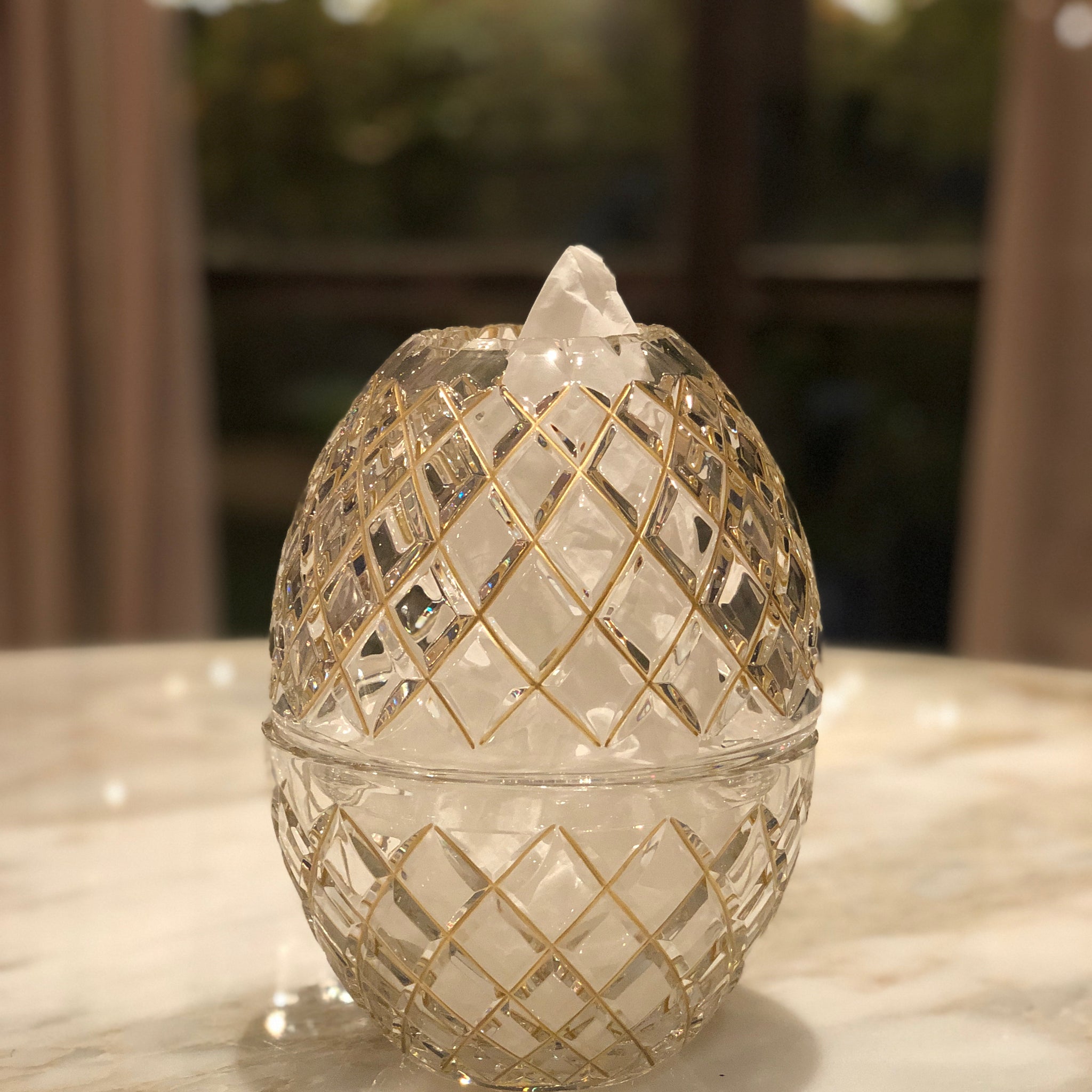 Timeless Crystal Tissue Holder with Gold Lines
