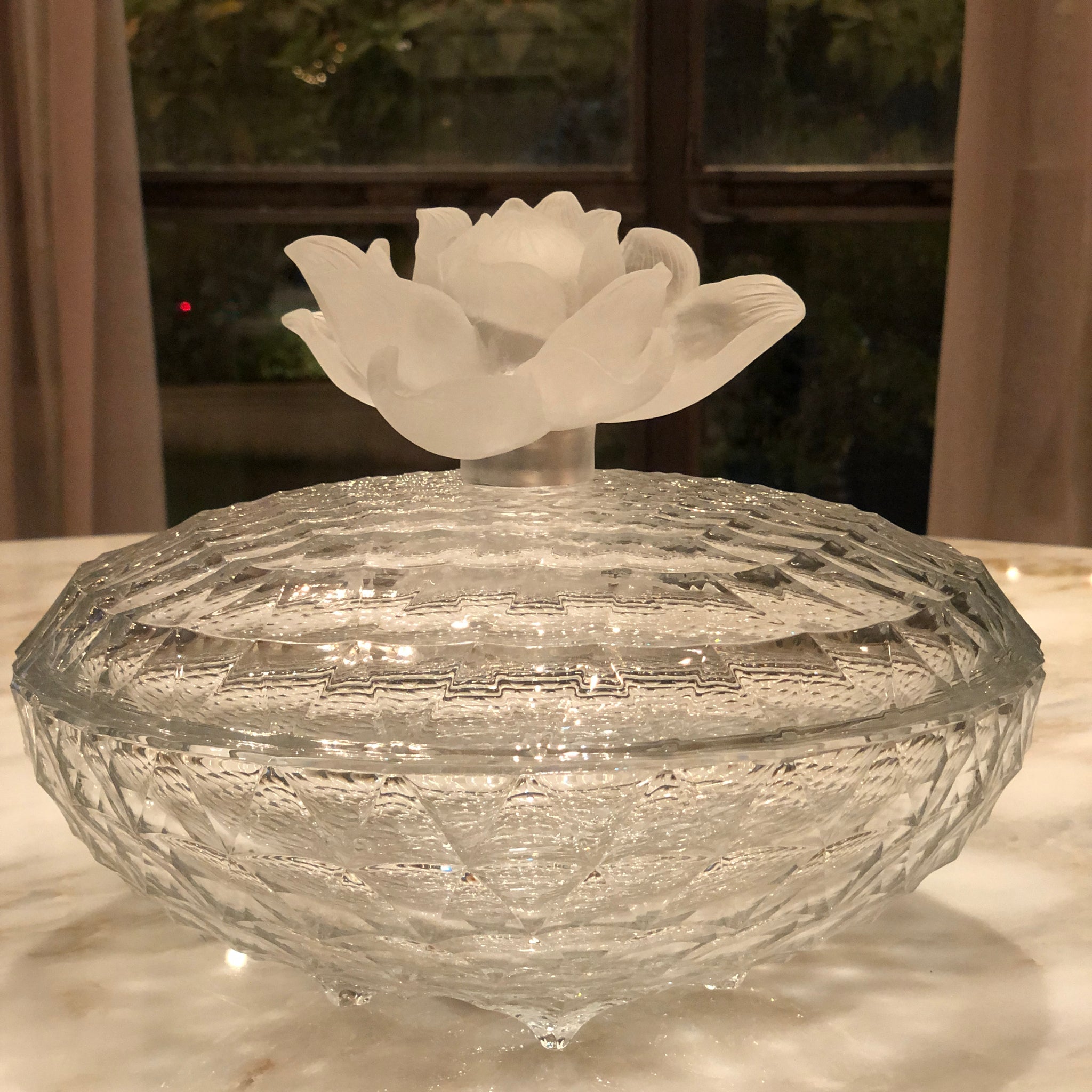 Elegance Crystal Bowl with Cover
