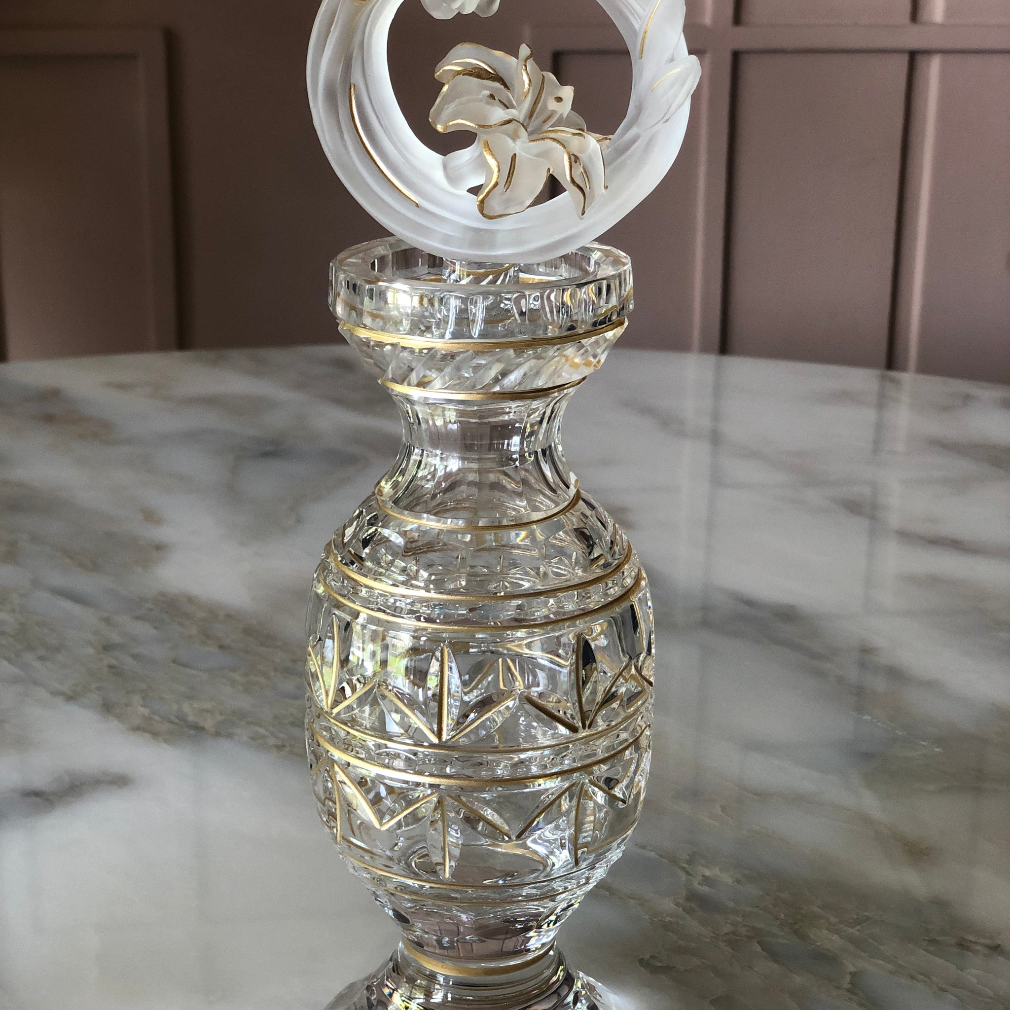 Frosted Fluer With Gold Lines Crystal Perfume Bottle