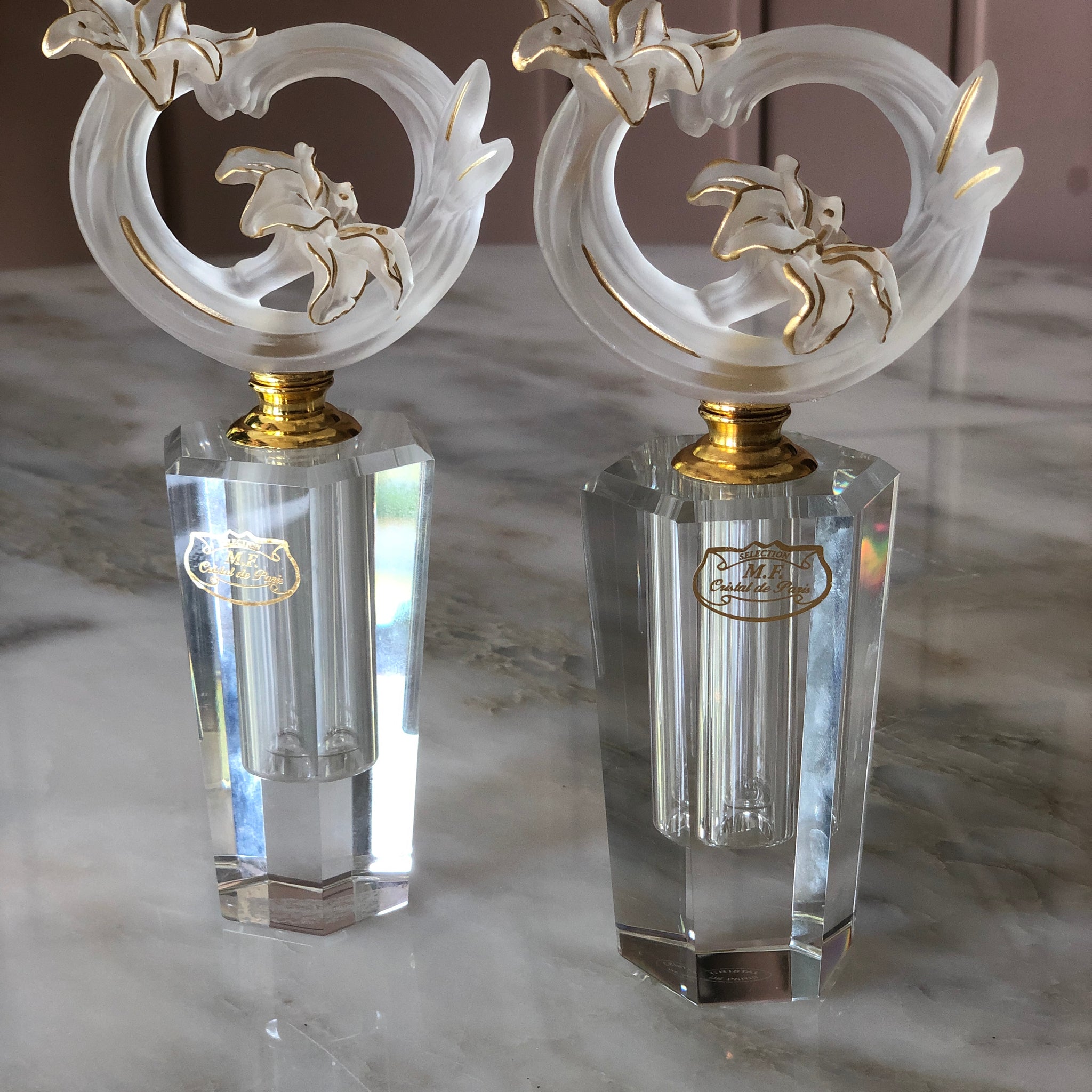 Frosted Fluer Crystal Perfume Bottle 2 Pieces Set