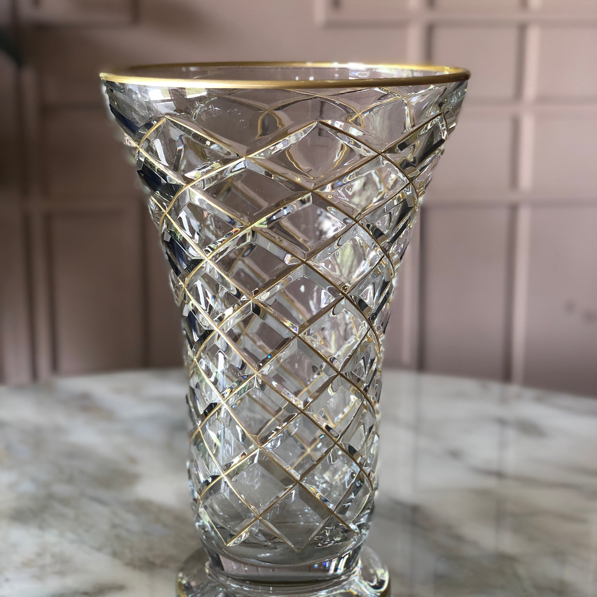 Timeless Crystal Vase With Gold Lines